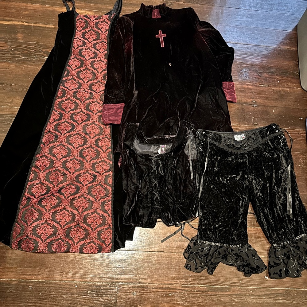 Goth lot 8